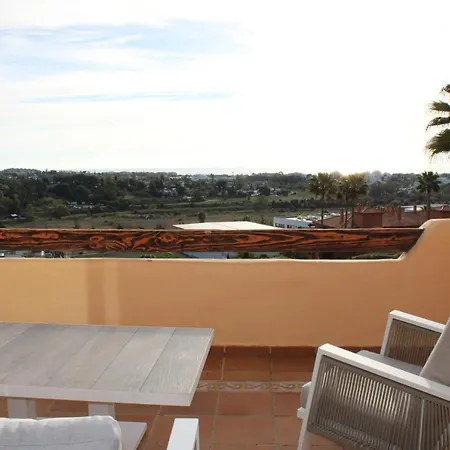 Atico Con Vista Al Mar Y Cerca Campos De Golf شقة إِستيبونا